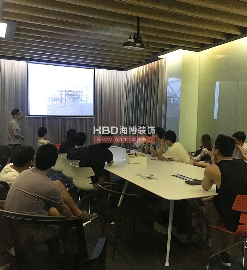 廣州海博裝修公司,設(shè)計(jì)部會(huì)議,辦公室裝修設(shè)計(jì),海博裝飾.jpg